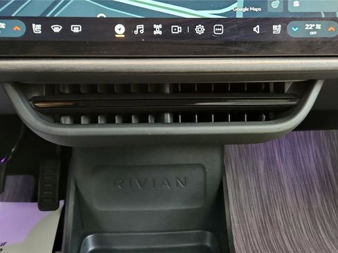 Used 2025 Rivian R1S Adventure image 32