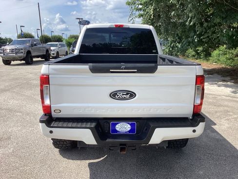 Used 2019 Ford F250 Lariat w/ Lariat Ultimate Package AWD/4WD image 8
