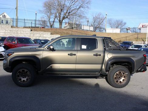 New 2025 Toyota Tacoma Trailhunter image 2
