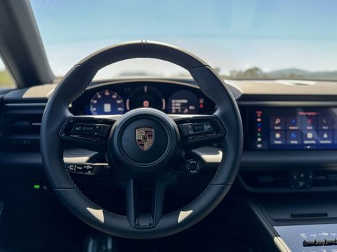 New 2026 Porsche Macan Electric RWD image 16