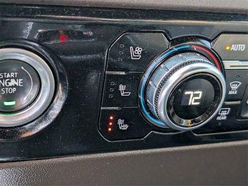 Certified 2024 GMC Sierra 1500 SLT image 17