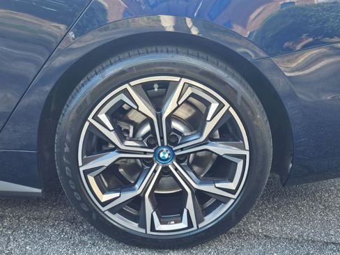 Used 2024 BMW i4 eDrive40 w/ M Sport Package image 17