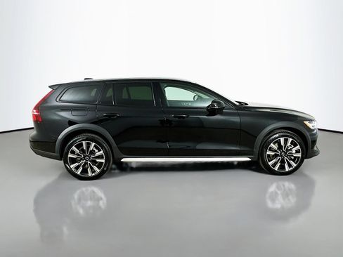 New 2026 Volvo V60 B5 Cross Country Ultra w/ Climate Package AWD/4WD image 4