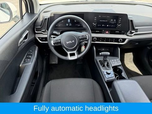 Used 2024 Kia Sportage LX AWD/4WD image 2
