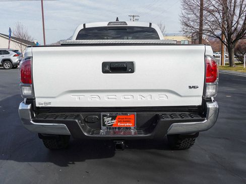 Used 2023 Toyota Tacoma TRD Off-Road image 7