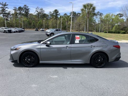 New 2026 Toyota Camry SE image 2