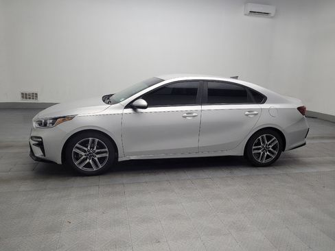 Used 2019 Kia Forte S image 2