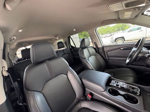 Used 2025 Honda Pilot EX-L image 17