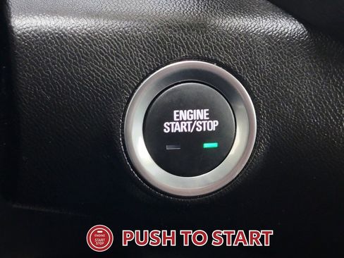 Used 2024 GMC Terrain SLT image 20