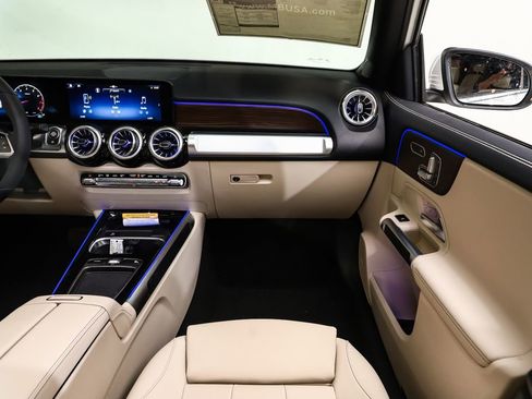 New 2026 Mercedes-Benz GLB 250 4MATIC image 17