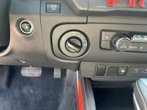 Used 2025 Nissan Frontier PRO-4X AWD/4WD image 19