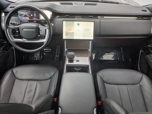 Used 2024 Land Rover Range Rover Long Wheelbase SE image 19
