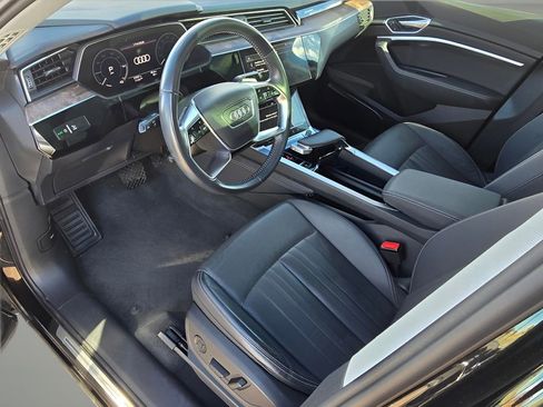 Used 2020 Audi e-tron Premium Plus image 26
