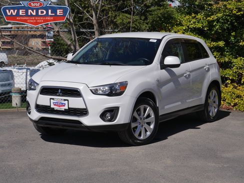 Used 2015 Mitsubishi Outlander Sport ES image 1