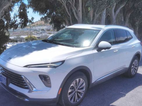 Used 2024 Buick Envision Preferred AWD/4WD image 2