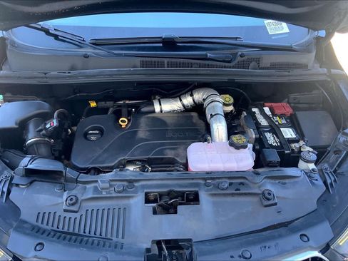 Used 2019 Buick Encore Essence FWD image 9