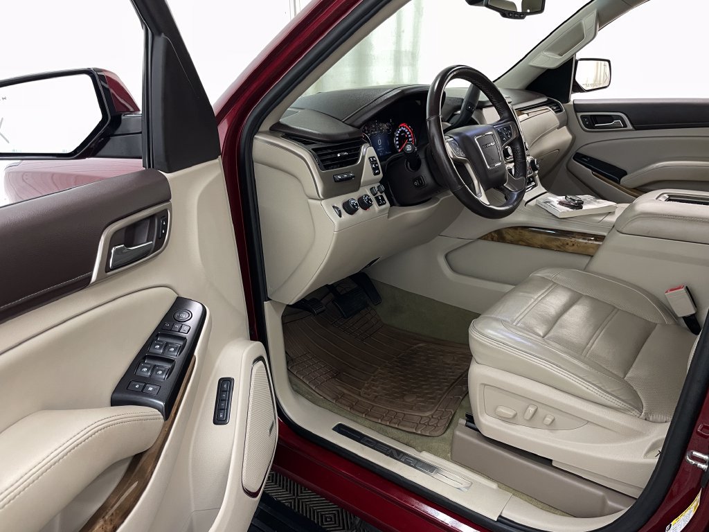 Used 2016 GMC Yukon XL Denali w/ Open Road Package AWD/4WD image 33