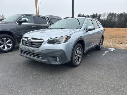 Used 2020 Subaru Outback Premium image 5