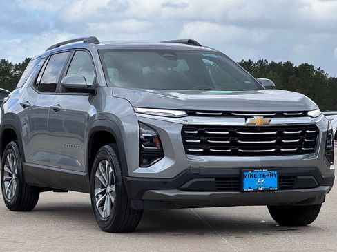 Used 2025 Chevrolet Equinox LT w/ Convenience Package II image 10