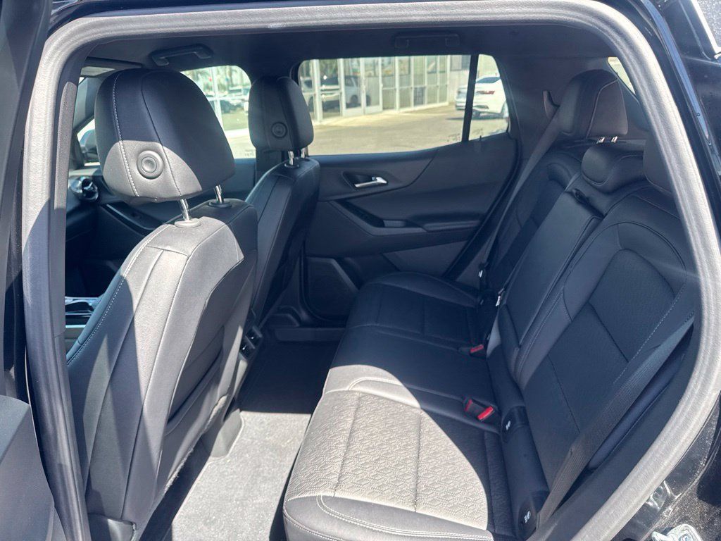 Used 2025 Chevrolet Equinox LT w/ Convenience Package II FWD image 14