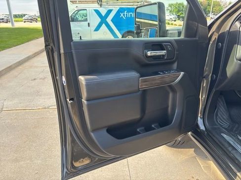 Used 2022 Chevrolet Silverado 3500 LT w/ Convenience Package AWD/4WD image 13