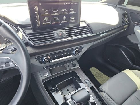 Used 2022 Audi Q5 2.0T Premium w/ Convenience Package AWD/4WD image 31