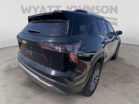 Used 2025 Chevrolet Equinox LT w/ Convenience Package II FWD image 9