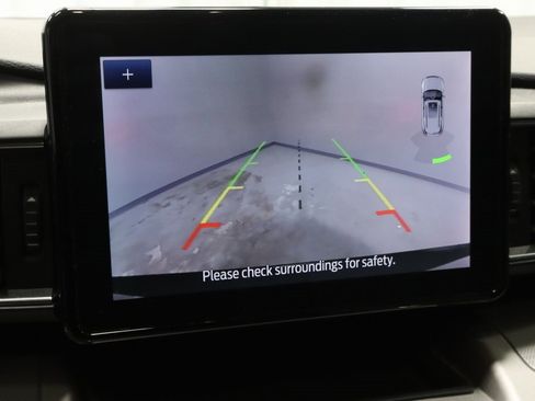 Certified 2022 Ford Explorer XLT w/ Equipment Group 202A image 3