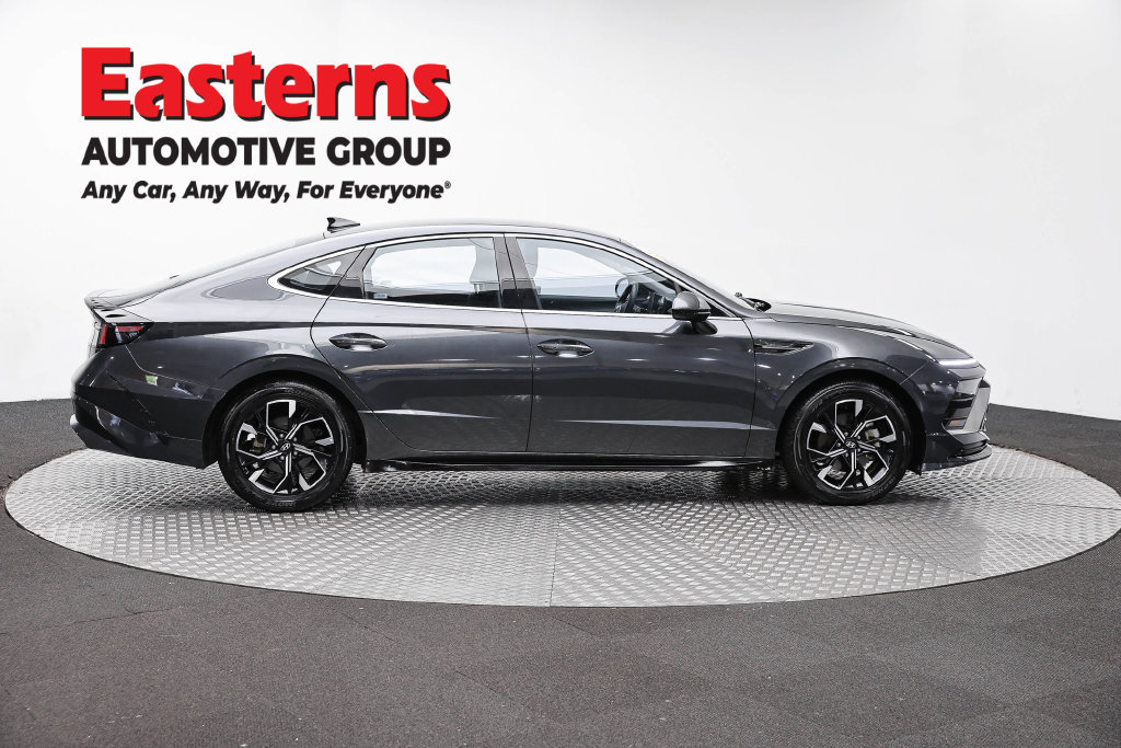 Used 2025 Hyundai Sonata SEL FWD image 5
