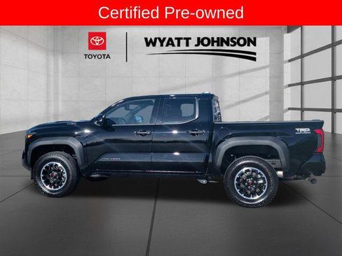 Certified 2025 Toyota Tacoma TRD Off-Road AWD/4WD image 2