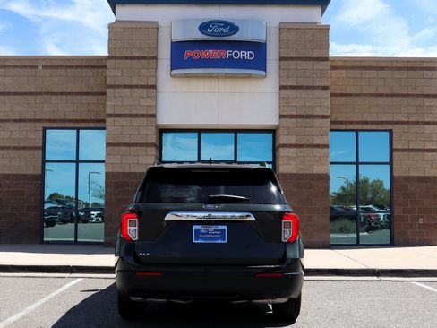 Certified 2023 Ford Explorer XLT RWD image 7