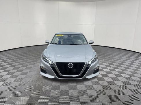 Used 2021 Nissan Altima 2.5 SV FWD image 2