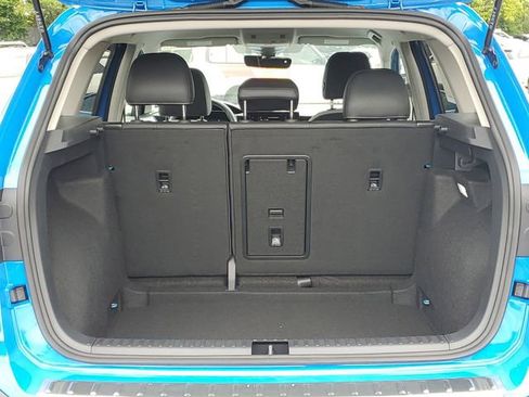 New 2025 Volkswagen Taos SE image 7