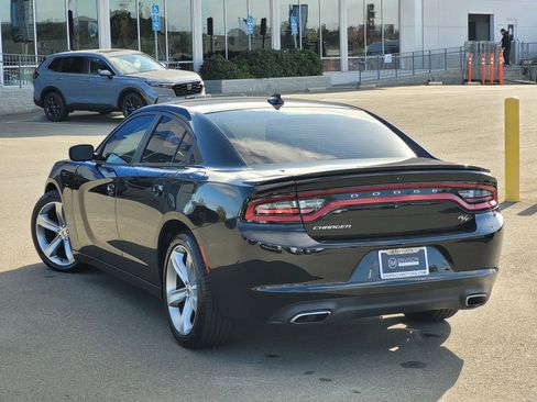 Used 2017 Dodge Charger R/T w/ Navigation & Travel Group image 7