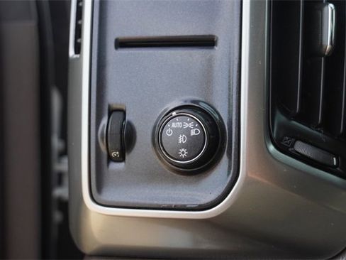 Used 2018 Chevrolet Silverado 1500 LT w/ Texas Edition image 20