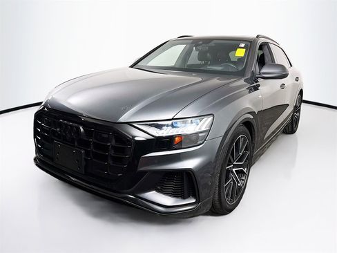 Used 2021 Audi Q8 Prestige w/ Prestige Package image 3