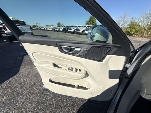 Used 2019 Volvo XC60 T6 Inscription w/ Protection Package Premier image 29