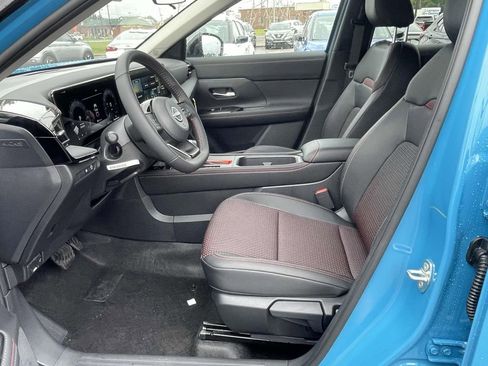 New 2025 Nissan Kicks SR image 13