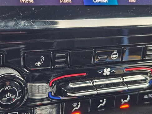 Certified 2025 Jeep Grand Cherokee Limited w/ Trailer Tow Package image 24