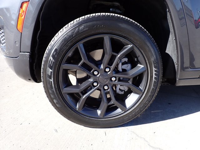 Used 2023 Jeep Grand Cherokee 30th Anniversary AWD/4WD image 7