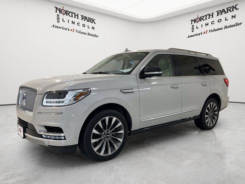 Used 2021 Lincoln Navigator Reserve RWD image 2
