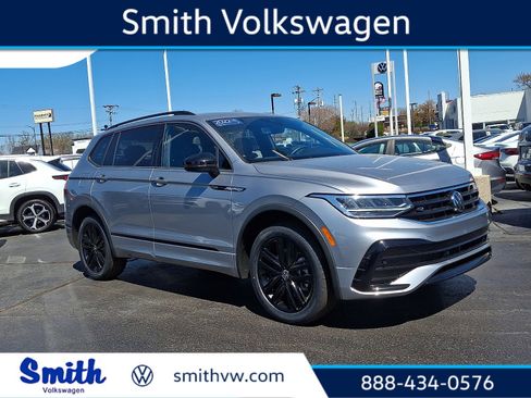Certified 2022 Volkswagen Tiguan SE R-Line AWD/4WD image 1