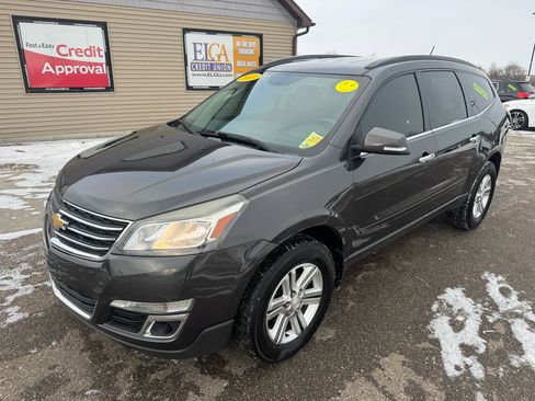 Used 2014 Chevrolet Traverse LT image 1