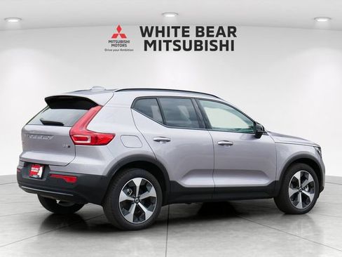 Used 2026 Volvo XC40 B5 Plus AWD/4WD image 5