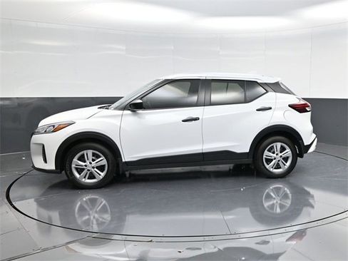 Used 2025 Nissan Kicks Play S image 6
