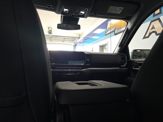 Used 2025 Chevrolet Silverado 1500 LT AWD/4WD image 13