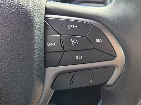 Certified 2019 Jeep Grand Cherokee Laredo AWD/4WD image 32