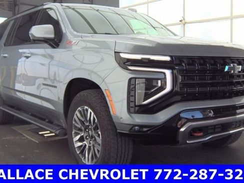 Used 2025 Chevrolet Suburban Z71 image 1