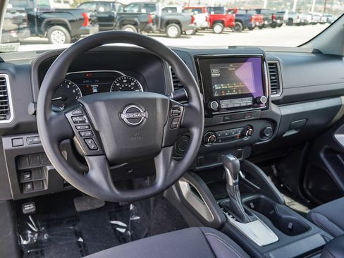 Used 2024 Nissan Frontier SV RWD image 13