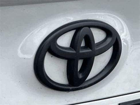 Used 2023 Toyota Camry SE image 16